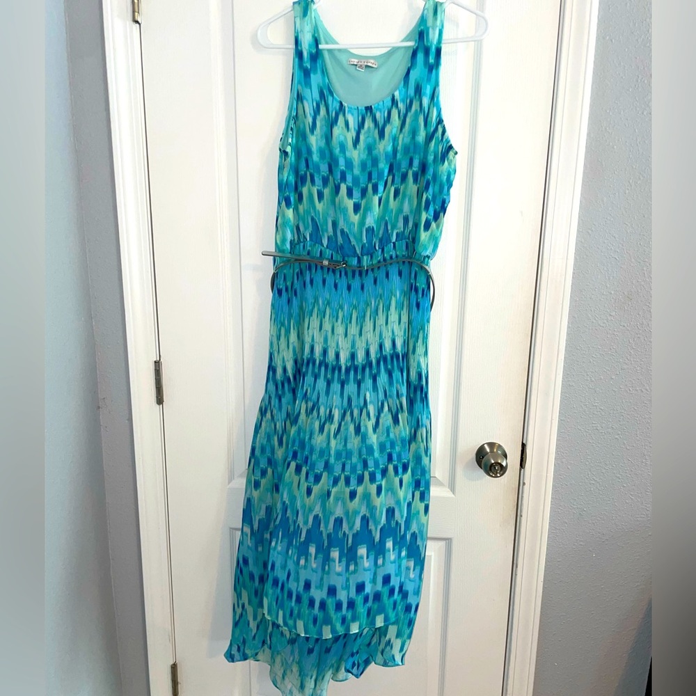 EUC Women’s Sandra Darren Pleated Belted Sleeveless High Low Dress Size 12